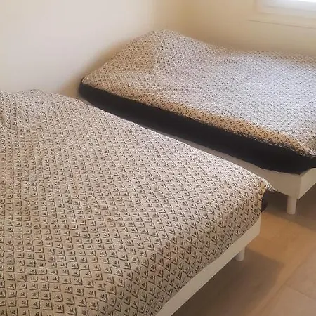 T3 Lumineux Et Au Calme. Wifi,netflix Et Parking Gratuit. Apartment *